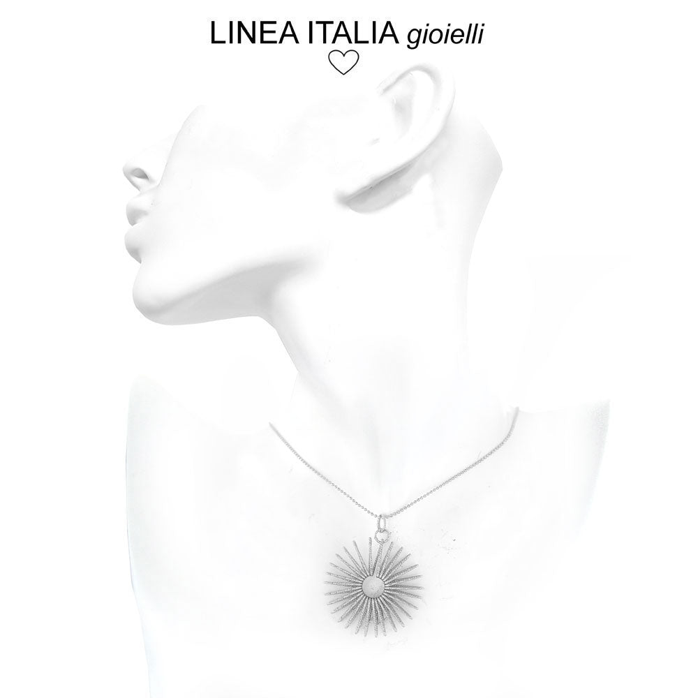 Girocollo in velluto fatto a mano: ciondolo a forma di sole in rame antico, collana boho - Italia Girocollo in velluto fatto a mano: ciondolo a forma di sole in rame antico, collana boho - Italia