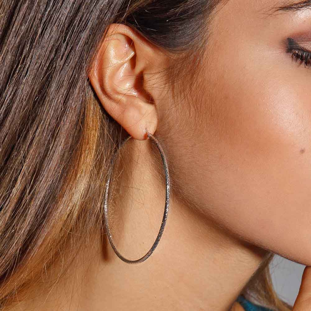 Orecchini A Cerchio Placcati In Oro E Argento Con Incisioni A Forma Di Montagne Del Sole Da Donna 95484941 Orecchini A Cerchio Placcati In Oro E Argento Con Incisioni A Forma Di Montagne Del Sole Da Donna 95484941